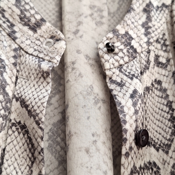 Elie Tahari Silk Satin Terri Blouse Python Print - Picture 9 of 16